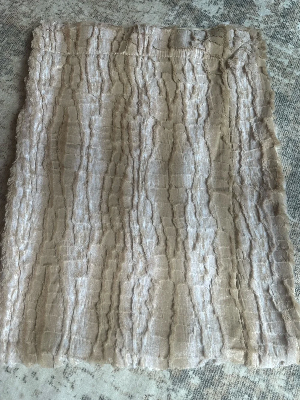 THRO by Marlo Lorenz Faux Fur Throw Blanket Tan Textured Plush 60” x 45”‎